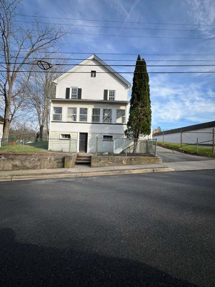 8 Hampton St #B - Photo 6 of 7