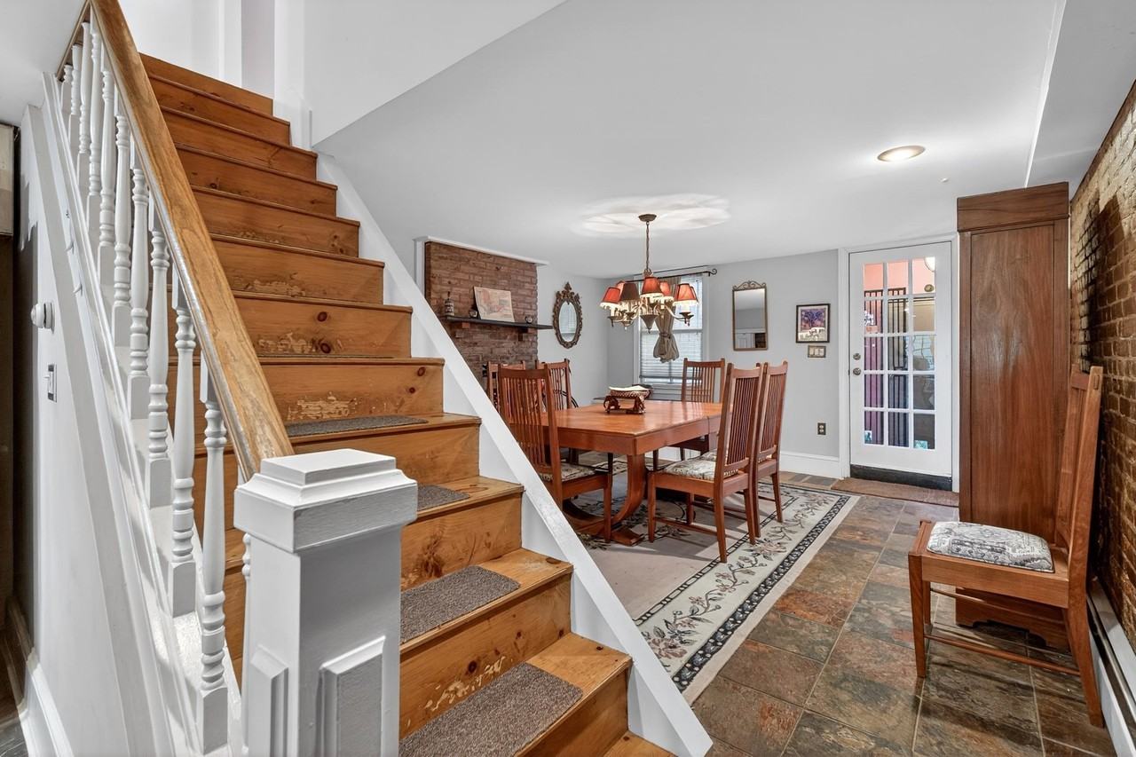 211 4th St #1 - Photo 7 of 24