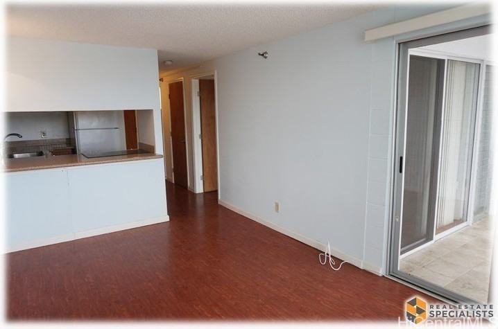 2542 Date St #306 - Photo 3 of 15