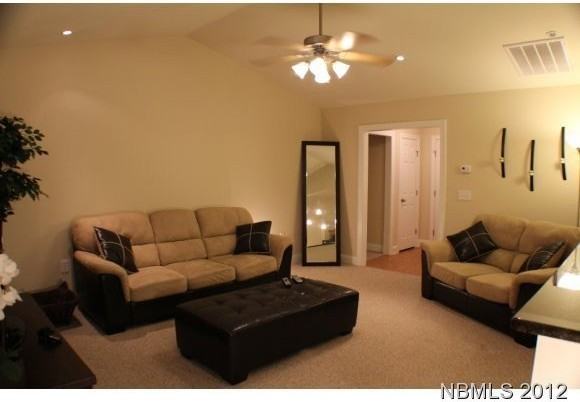 216 Kestrel Ct - Photo 5 of 34