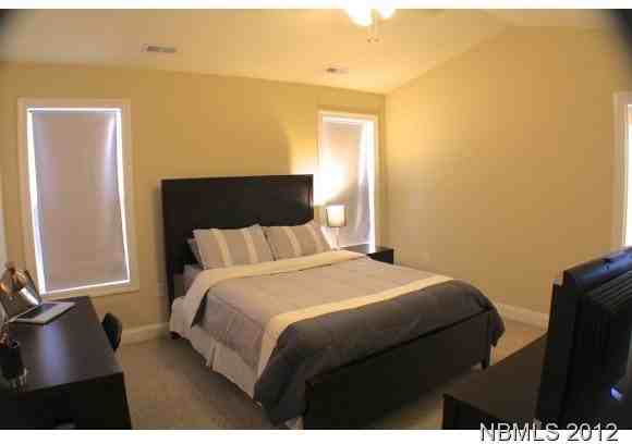 216 Kestrel Ct - Photo 7 of 34