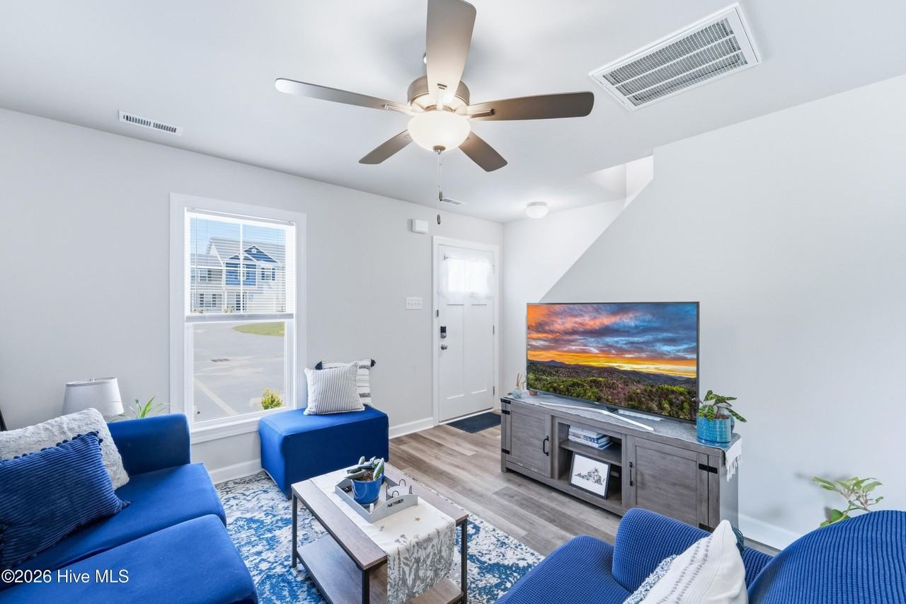 221 Crab Claw Spit Ln - Photo 4 of 24