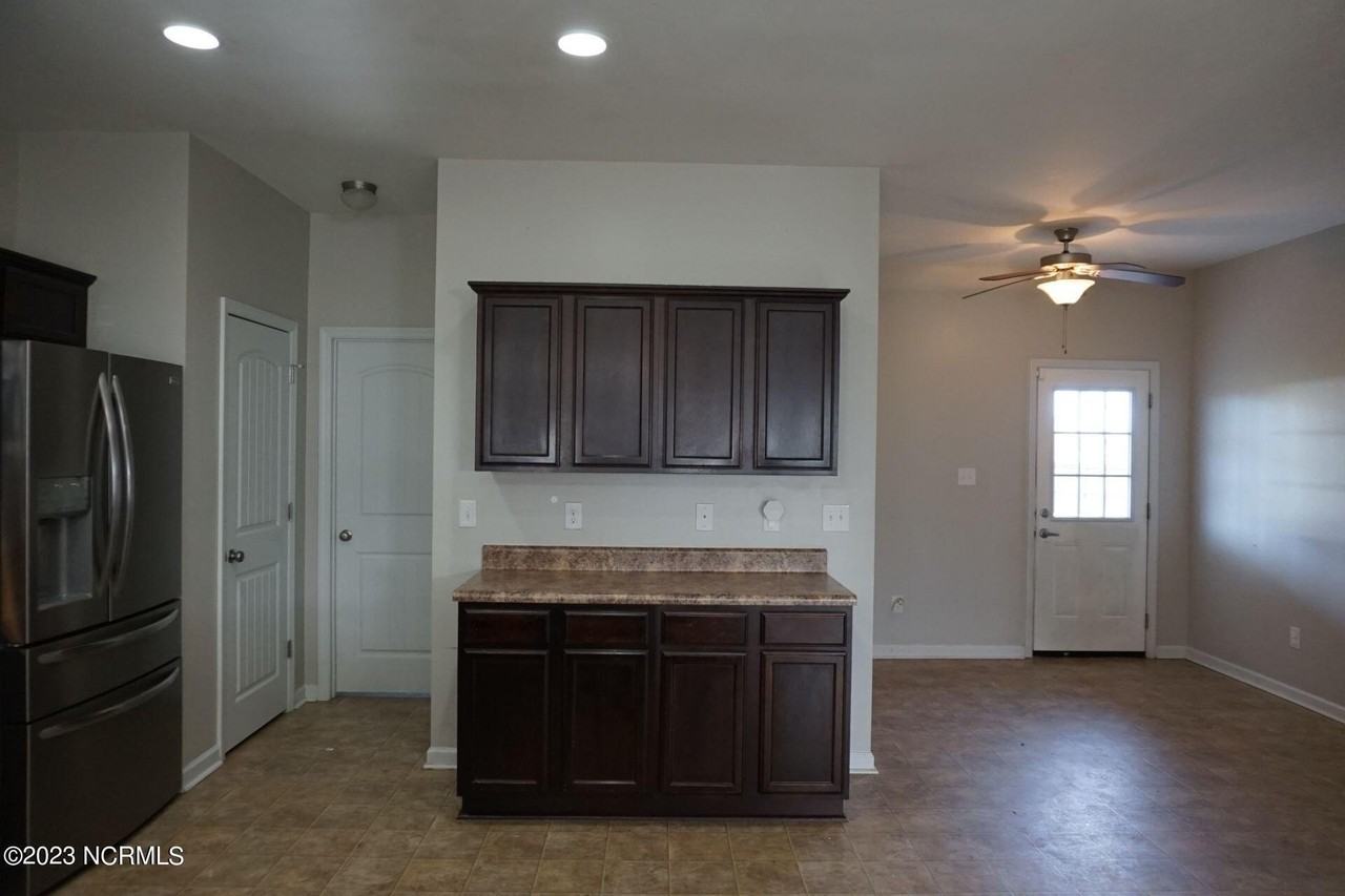 112 High Cottage Ln - Photo 4 of 22