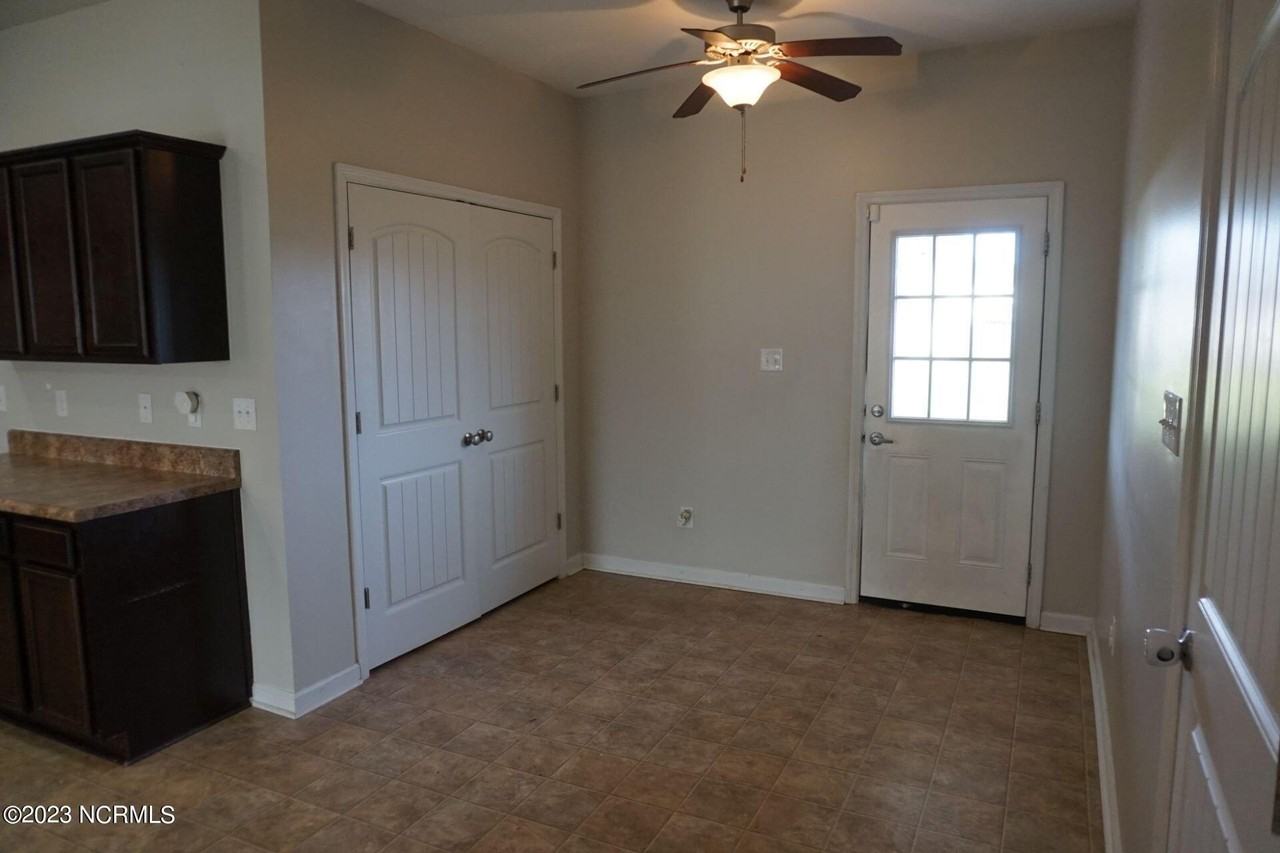 112 High Cottage Ln - Photo 7 of 22