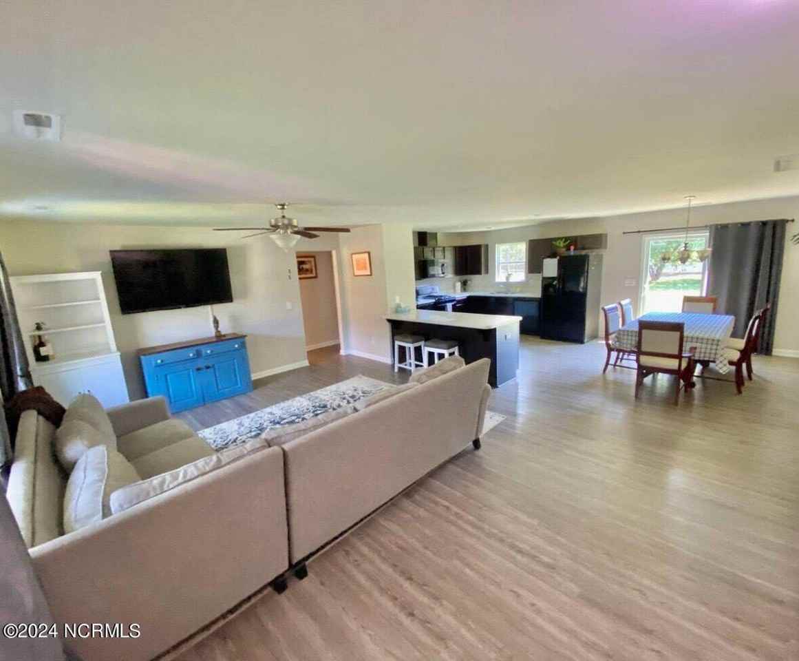 146 Wooster Rd - Photo 2 of 21