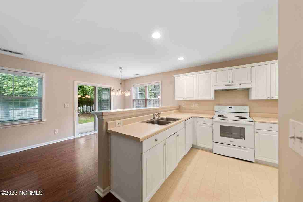 1128 Sunburst Way - Photo 7 of 23