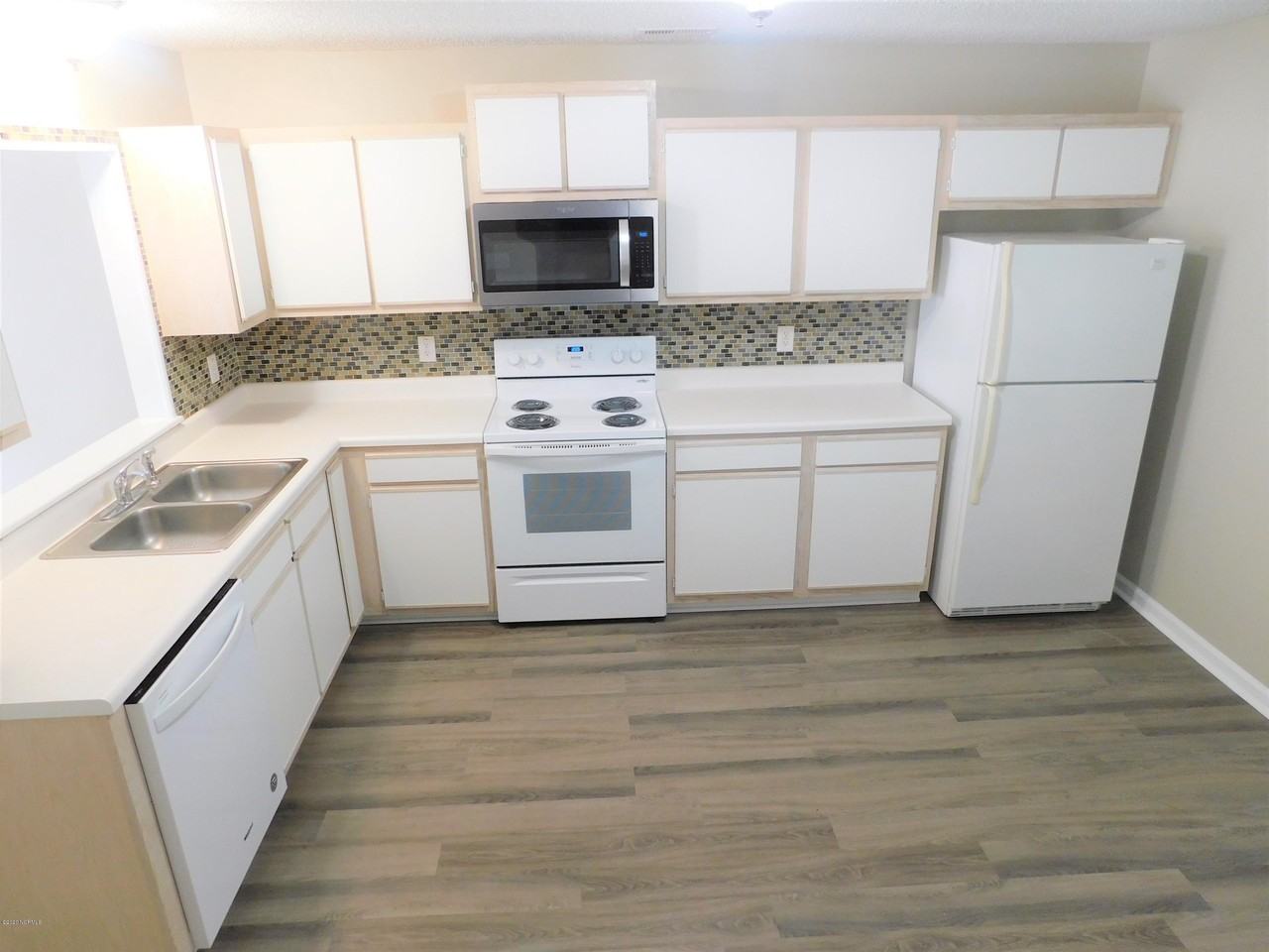 203 Spring Meadows Cir - Photo 3 of 9