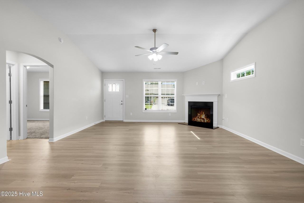 139 Grantham Pl - Photo 6 of 28