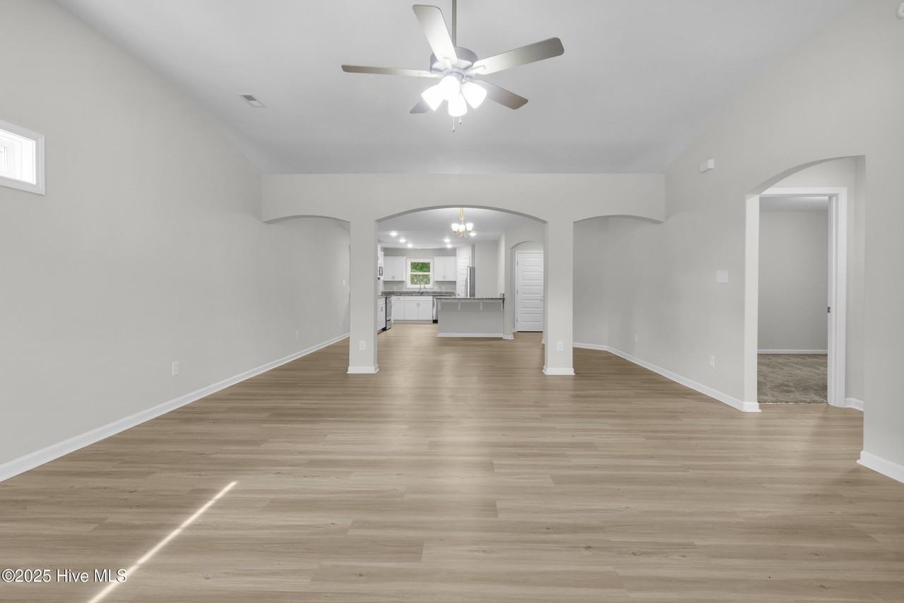 139 Grantham Pl - Photo 7 of 28