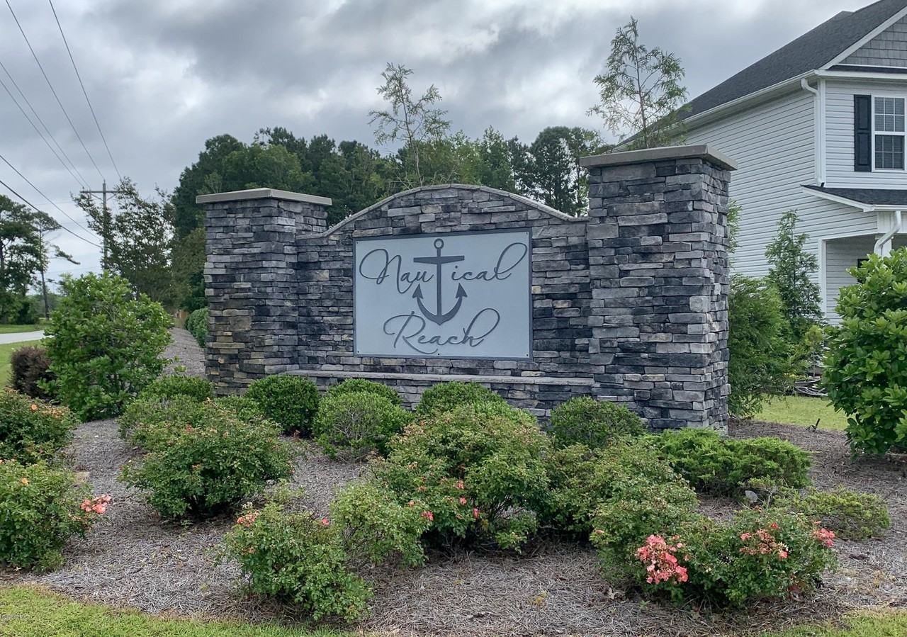 413 Derrick Dr - Photo 2 of 17