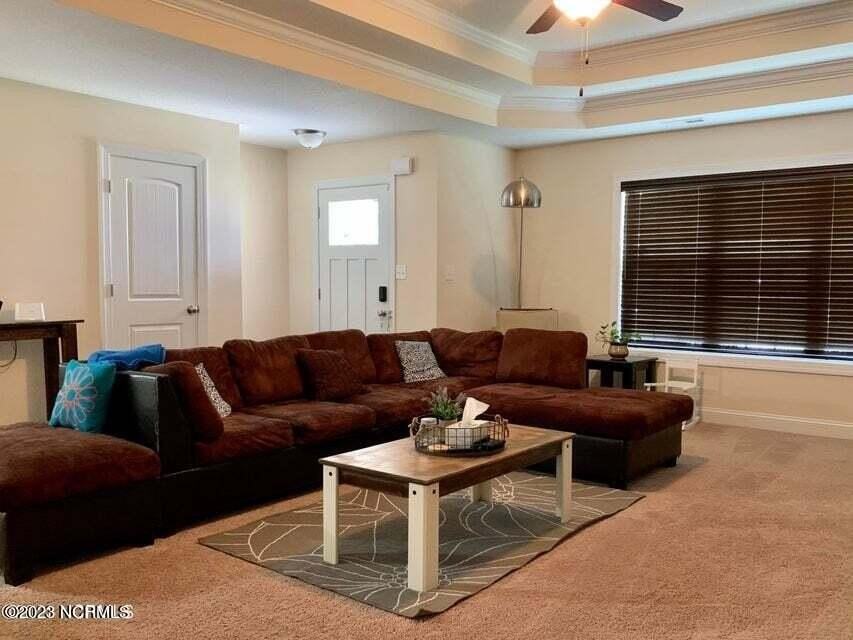 413 Derrick Dr - Photo 5 of 17