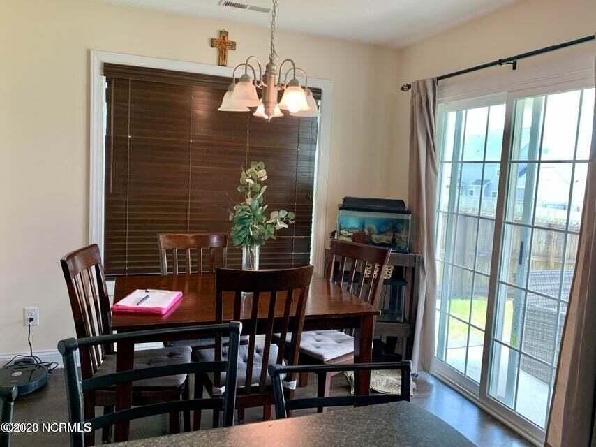 413 Derrick Dr - Photo 6 of 17