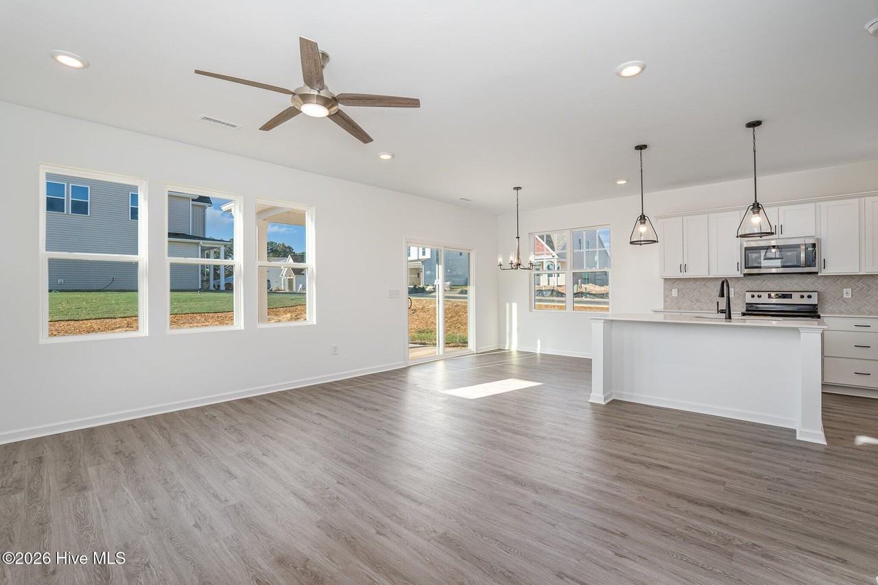 1649 King St - Photo 4 of 17