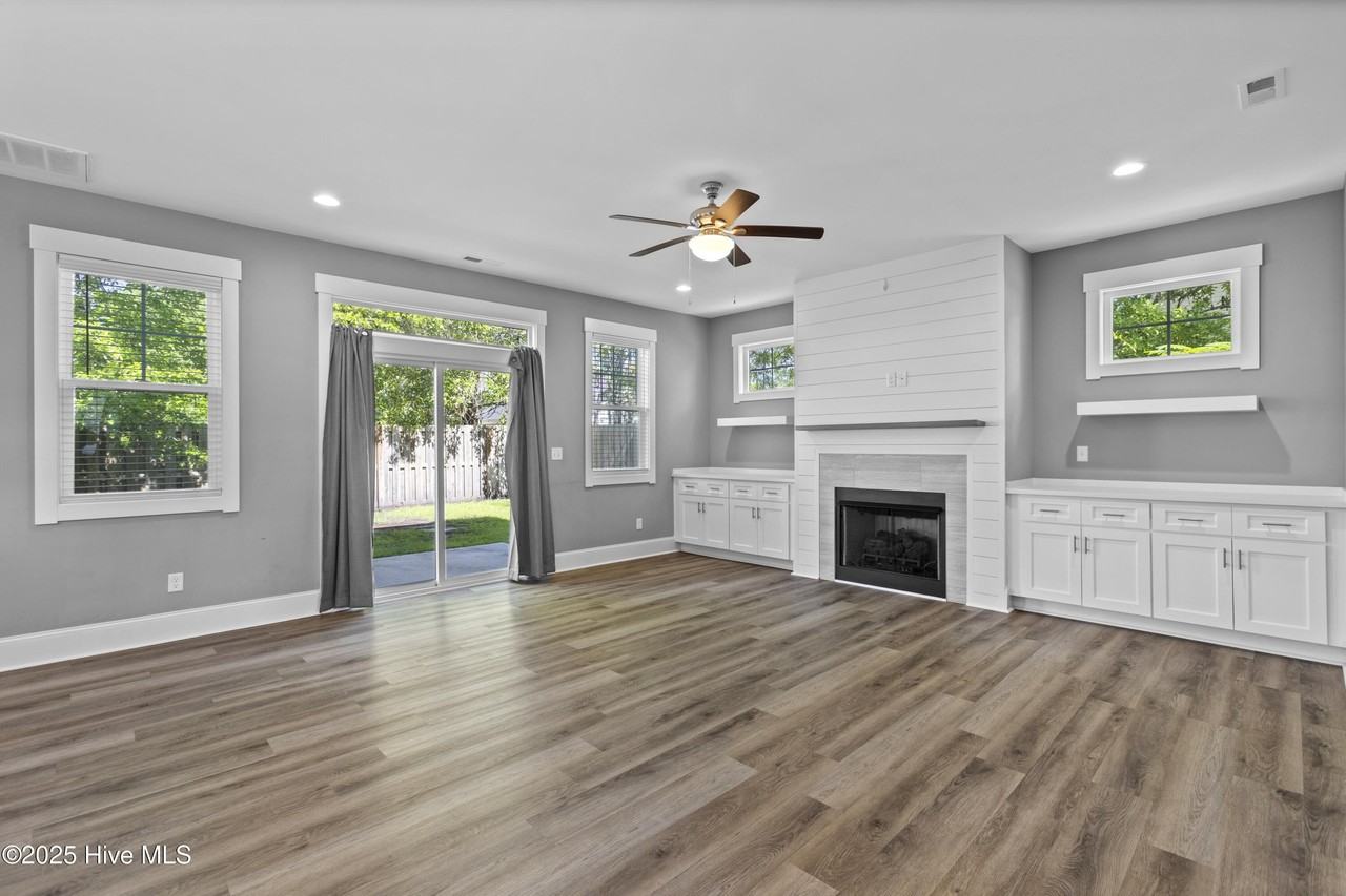 204 Shellbank Dr - Photo 4 of 29