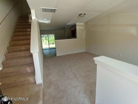 118 Beacon Woods Dr - Photo 2 of 12