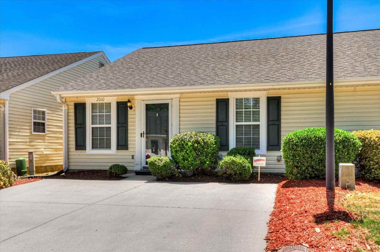 2010 Riviera Dr - Photo 2 of 31