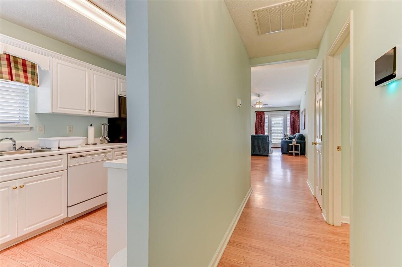 2010 Riviera Dr - Photo 5 of 31