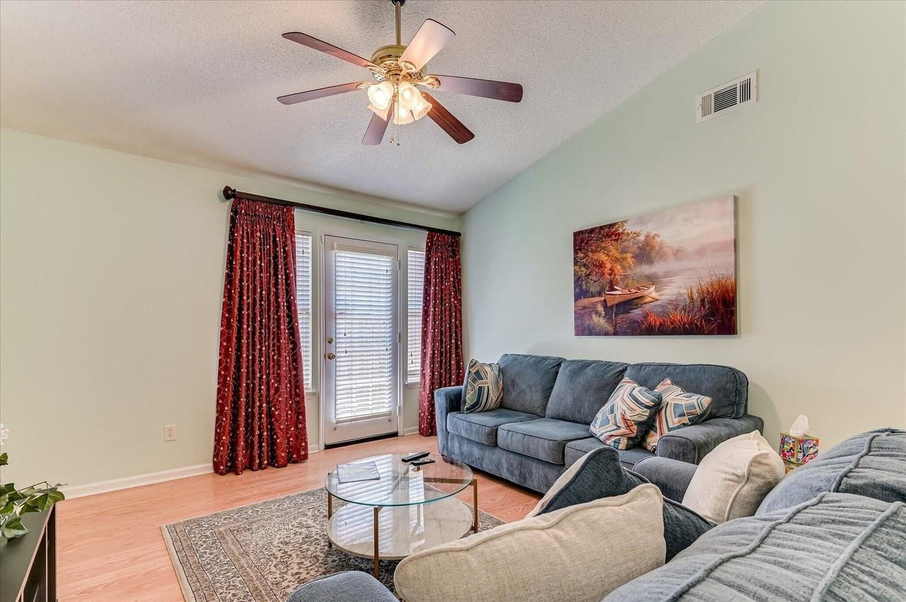 2010 Riviera Dr - Photo 7 of 31