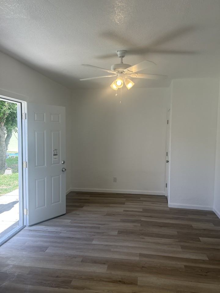 430 South Washington Street - Photo 3 of 15