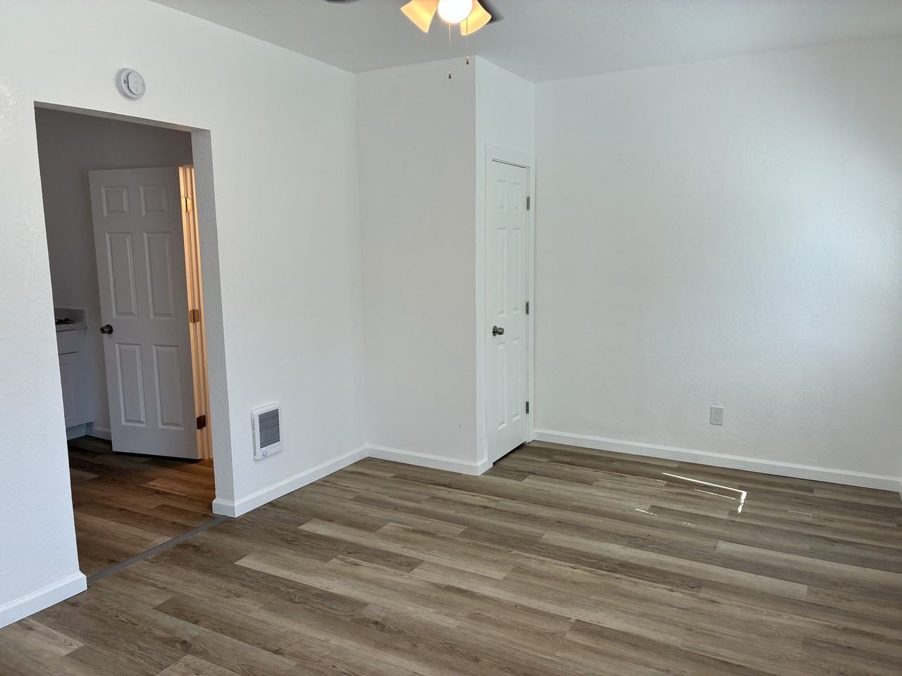 430 South Washington Street - Photo 5 of 15