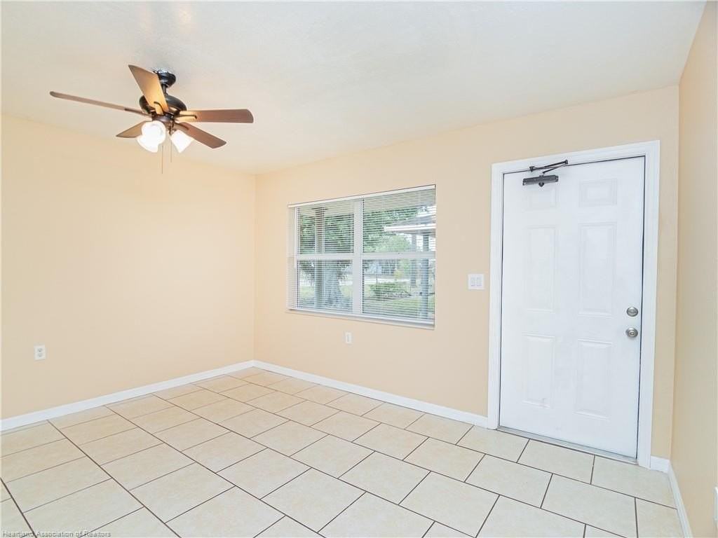 733 Booker Ave #2 - Photo 3 of 12
