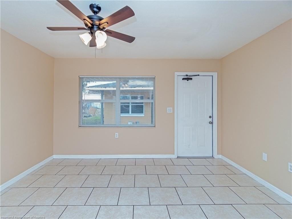 733 Booker Ave #2 - Photo 4 of 12