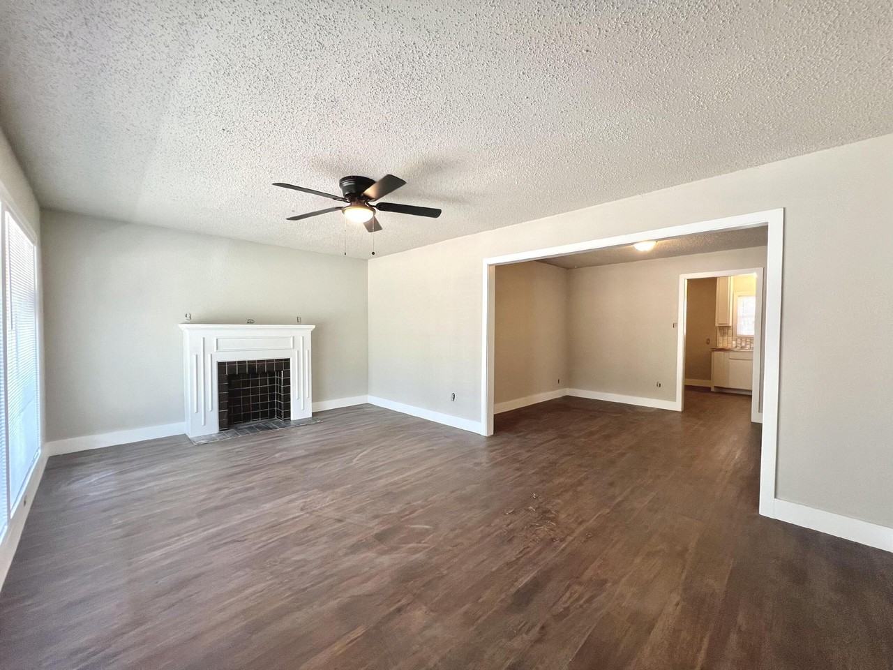 2620 25th St - Photo 3 of 16