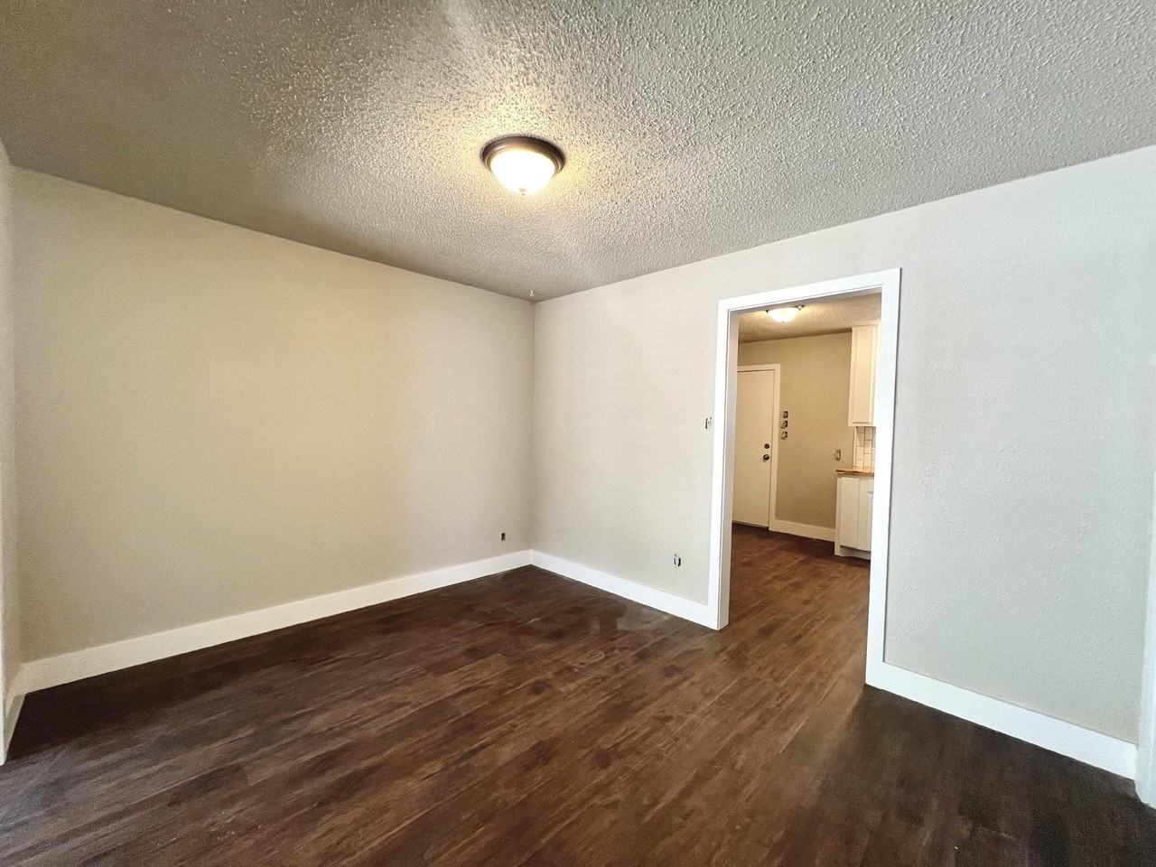 2620 25th St - Photo 5 of 16