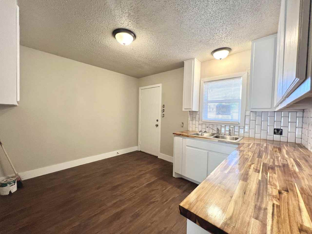 2620 25th St - Photo 7 of 16