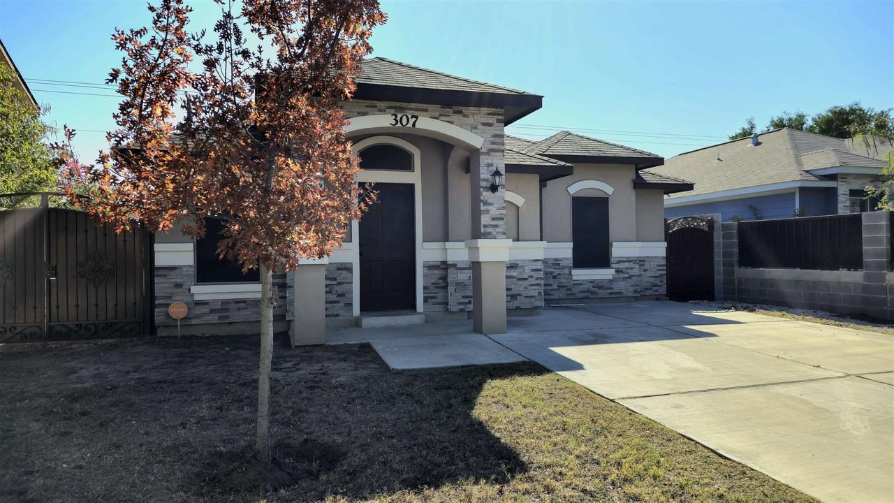 307 Santander Dr - Photo 2 of 17