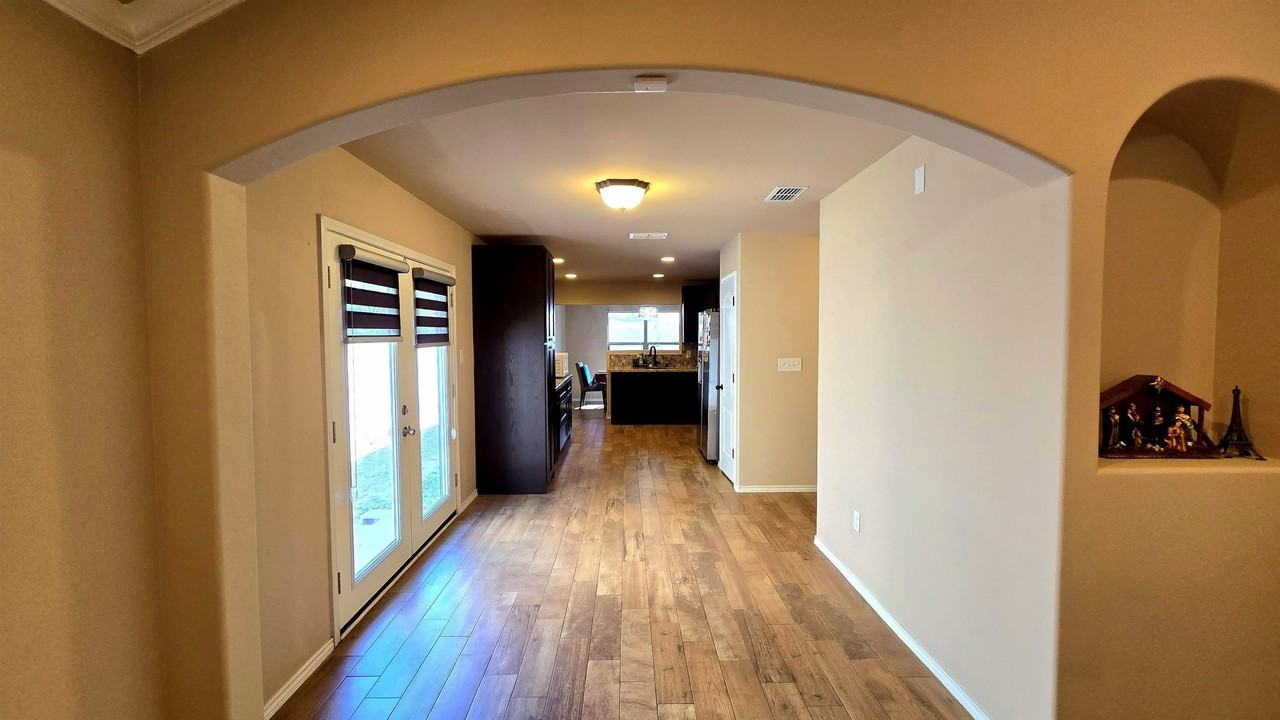 307 Santander Dr - Photo 4 of 17