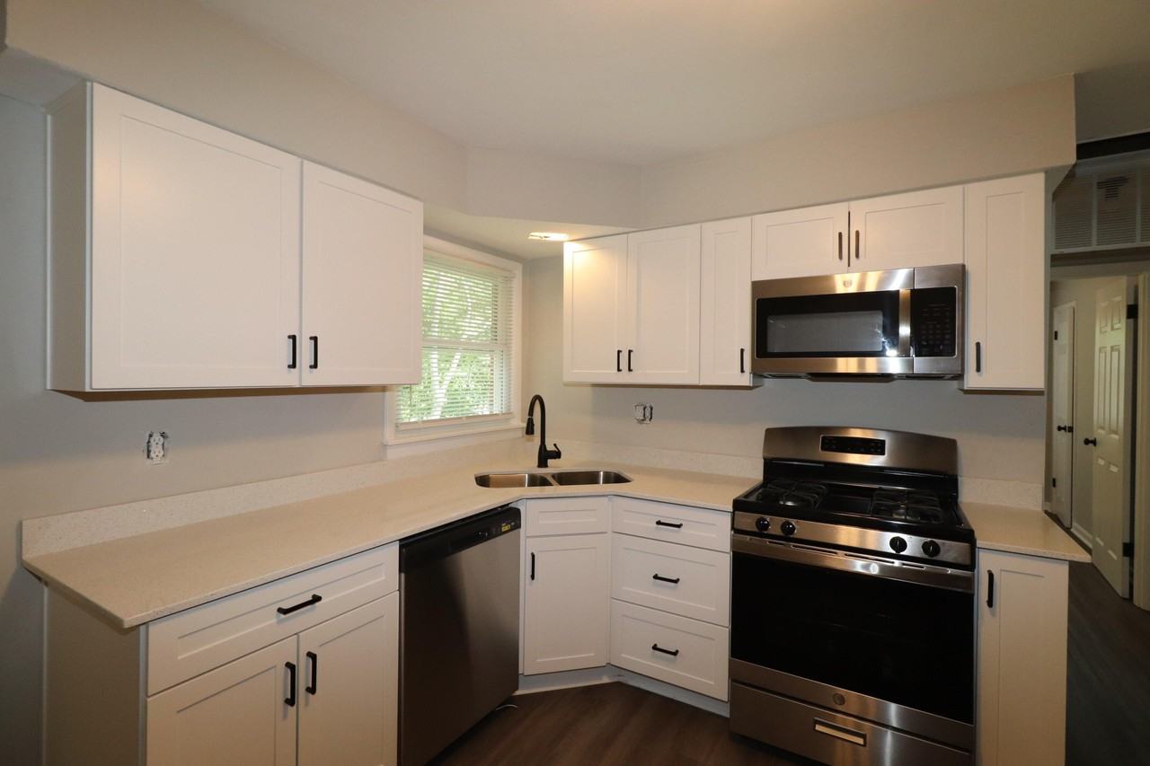 155 Delmont Dr - Photo 5 of 13