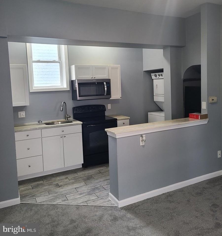 918 N Clayton St - Photo 2 of 11