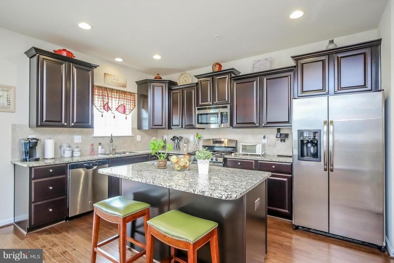 7532 Briargrove Ln - Photo 2 of 50