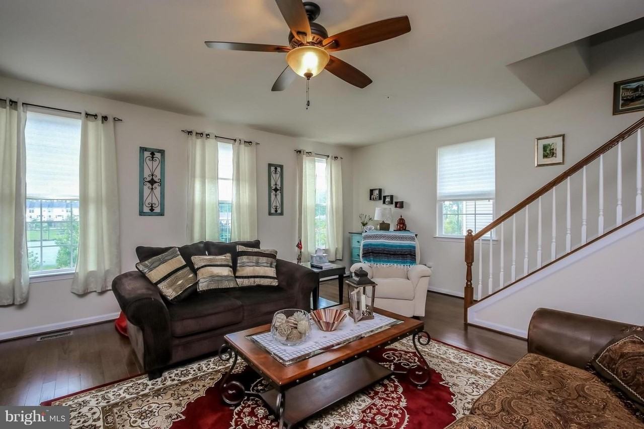 7532 Briargrove Ln - Photo 5 of 50