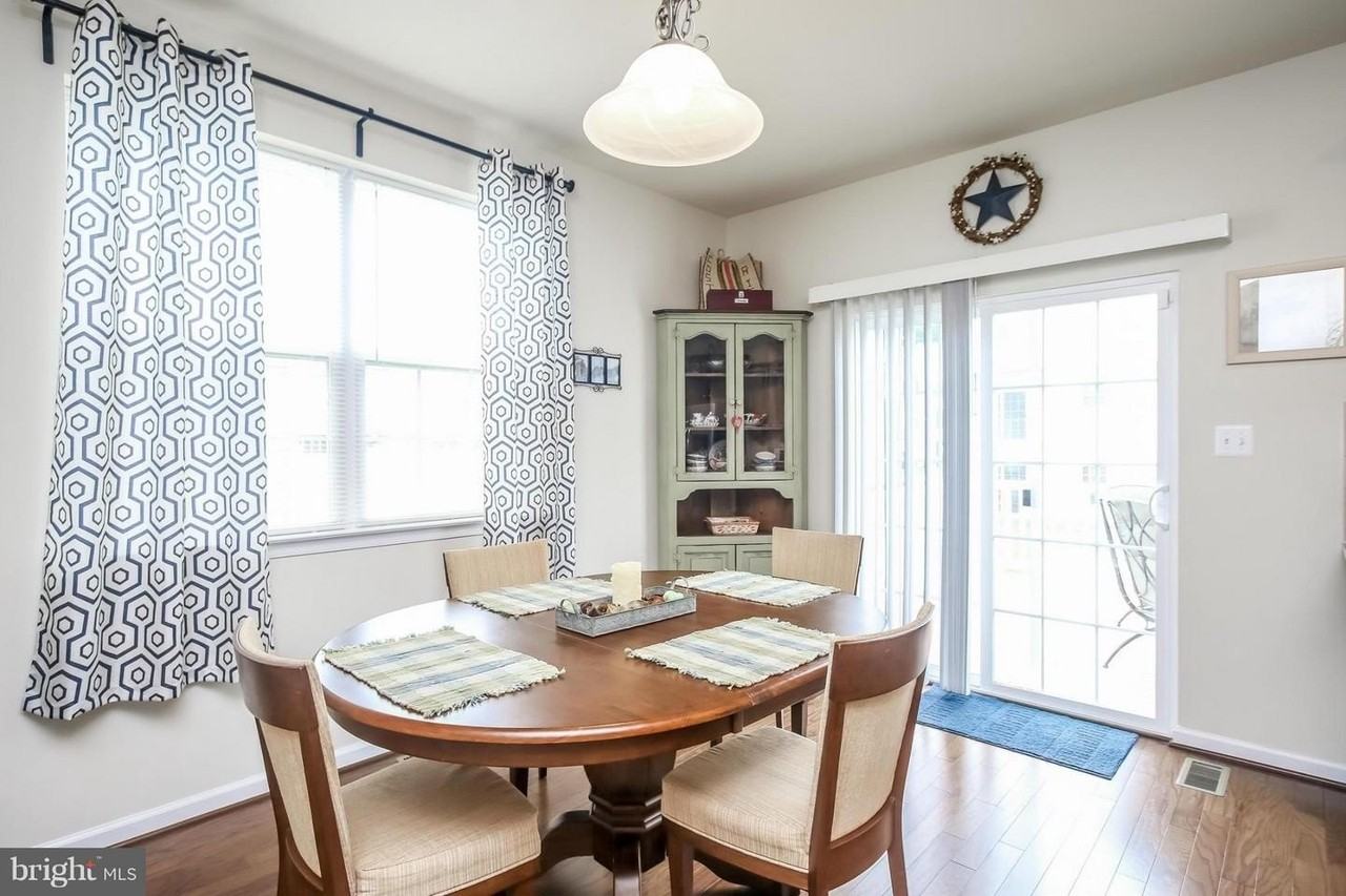 7532 Briargrove Ln - Photo 7 of 50