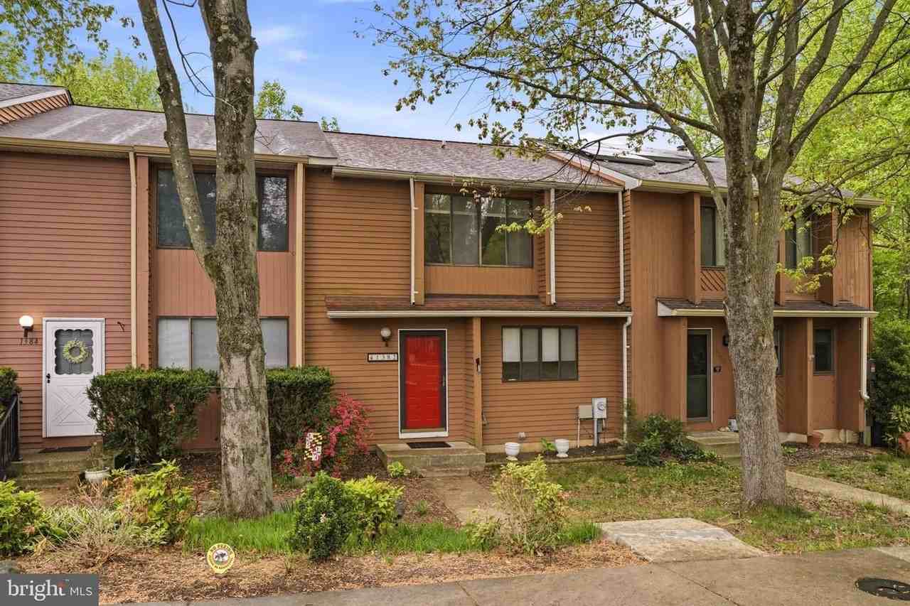 1382 Almond Dr - Photo 2 of 36