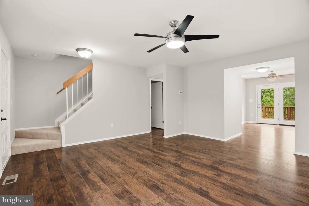 1382 Almond Dr - Photo 7 of 36