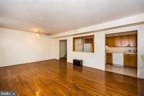 824 S Bond St - Photo 2 of 20