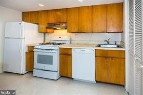 824 S Bond St - Photo 4 of 20