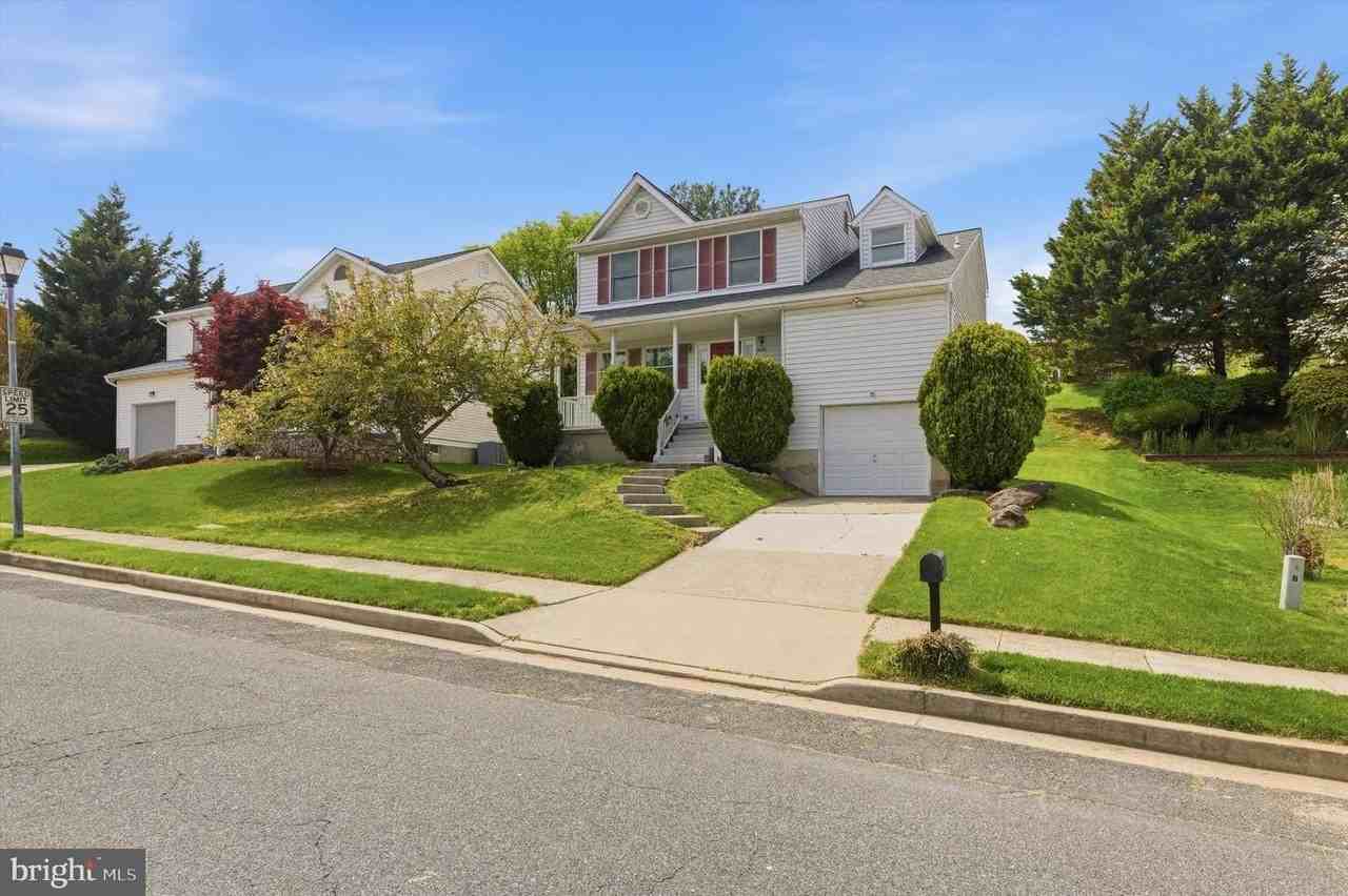 9530 Hallhurst Rd - Photo 2 of 25