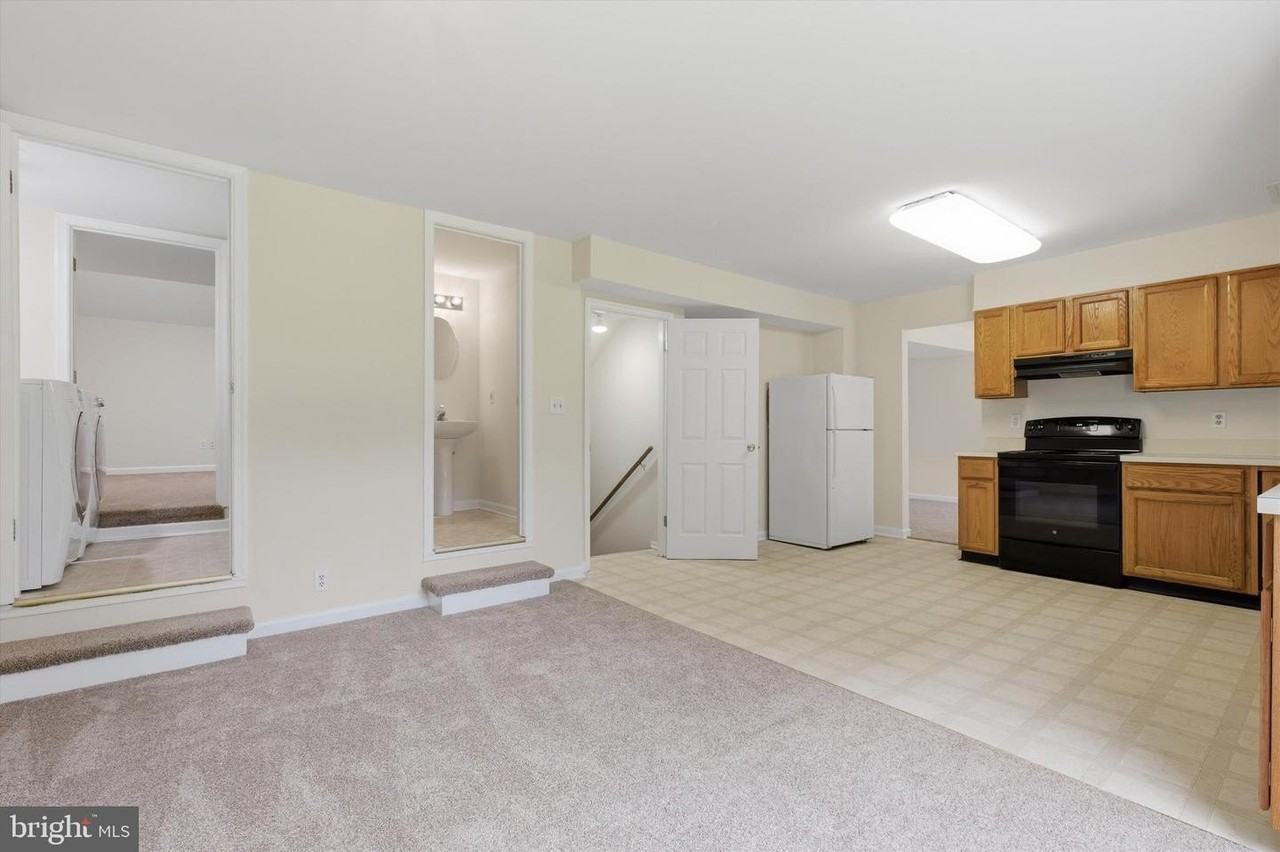 9530 Hallhurst Rd - Photo 7 of 25