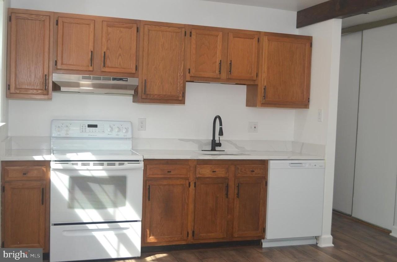 267 Longford Ct - Photo 3 of 33