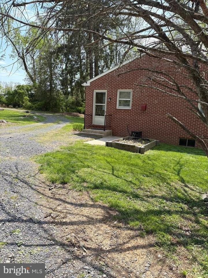 29 Laver Rd - Photo 5 of 32