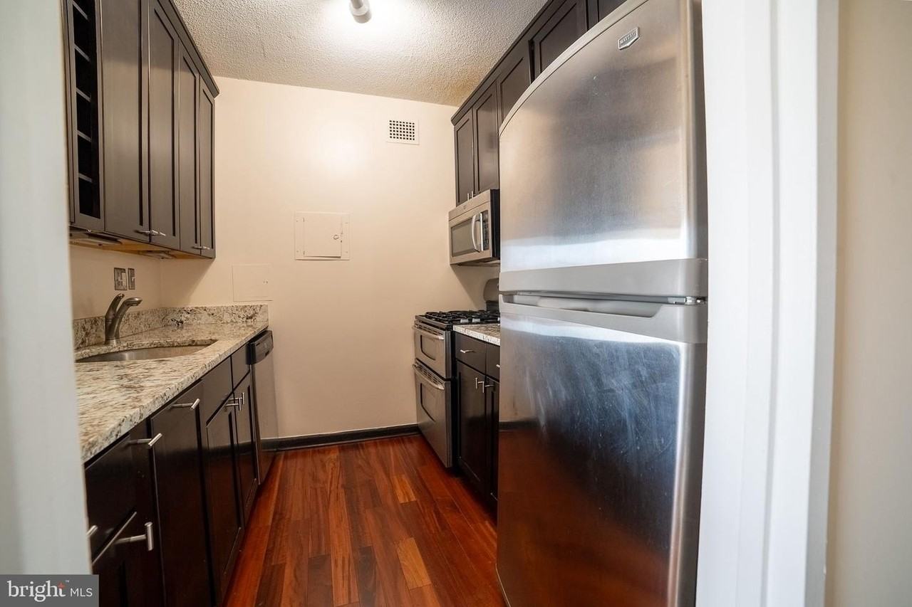 4141 N Henderson Rd - Photo 4 of 29