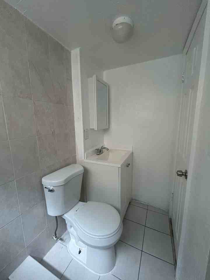 620 Northwest 7th AvenueUnit 16 #620-16 - Photo 4 of 13