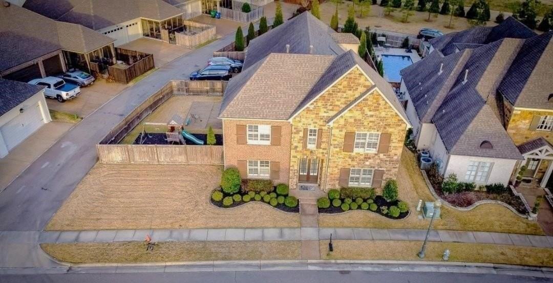 1820 Enclave Hollow Ln - Photo 2 of 24