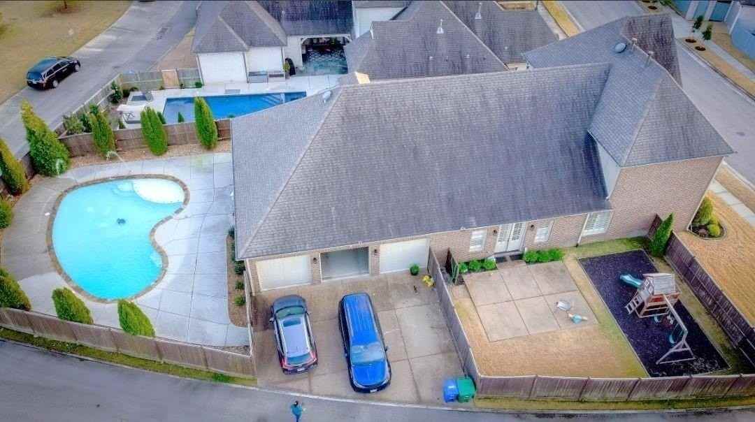 1820 Enclave Hollow Ln - Photo 3 of 24