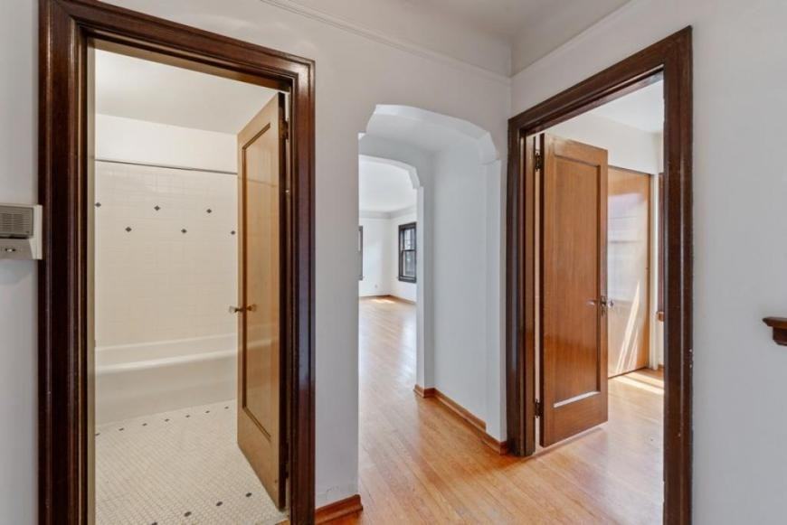 455 N 44th St - Photo 2 of 6