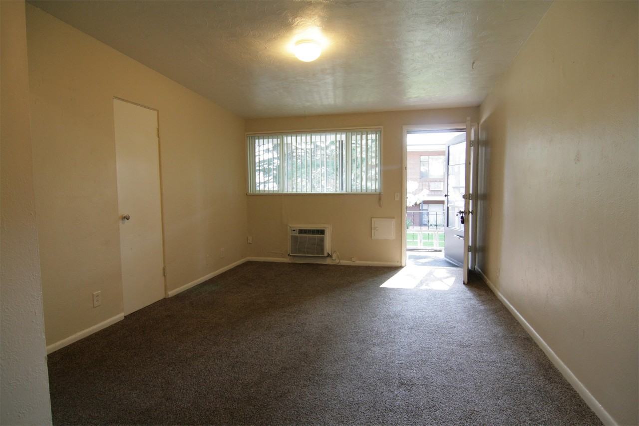 Ida Terrace Apartments-New - Photo 2 of 8